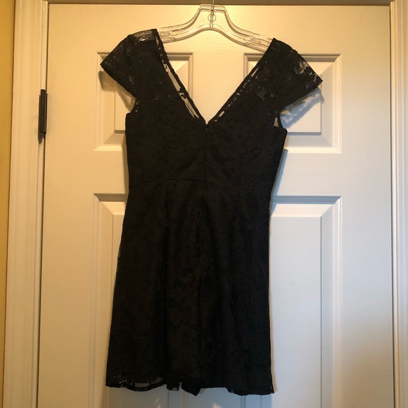 BCBG size 2 black lace romper - Picture 2 of 4